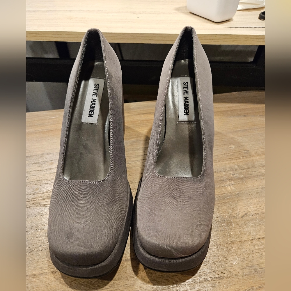 Vintage Steve Madden Grey Fabric Heel